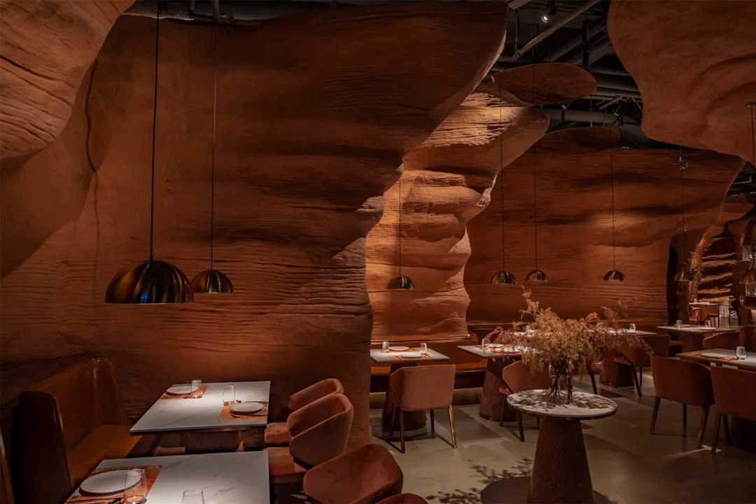 太二深圳餐饮空间设计，让你穿梭在原始峡谷之中
